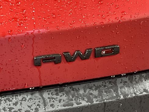 Used 2023 GMC Acadia SLE w/ Driver Convenience Package image 10