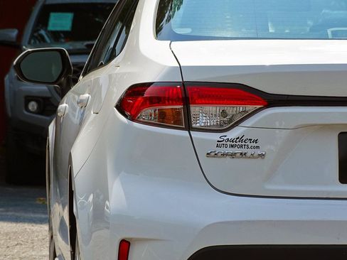 Used 2023 Toyota Corolla LE FWD image 14