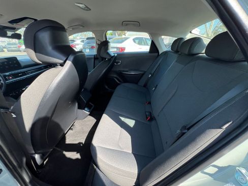 Used 2025 Kia K4 FWD image 29