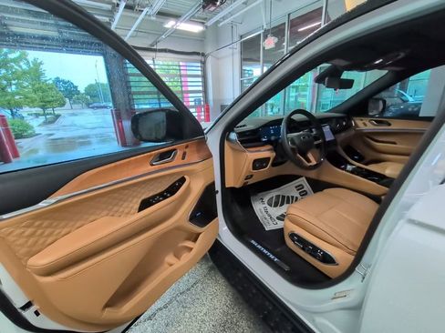 Used 2024 Jeep Grand Cherokee L Summit AWD/4WD image 24