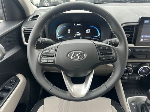 New 2026 Hyundai Venue SEL FWD image 18