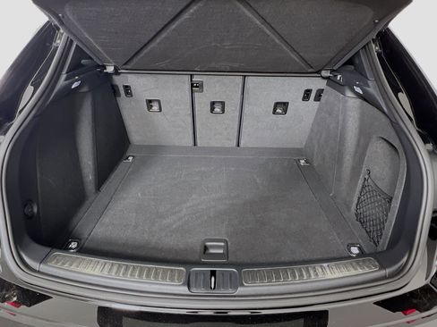 Used 2024 Porsche Macan image 28