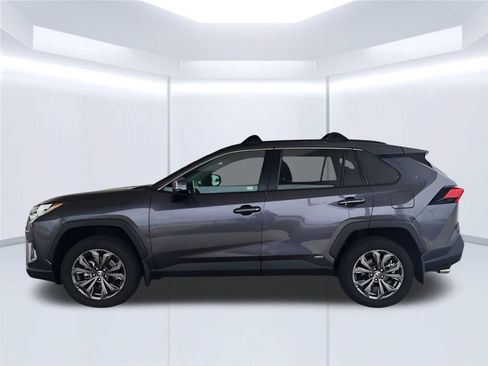 Used 2024 Toyota RAV4 XLE Premium AWD/4WD image 9