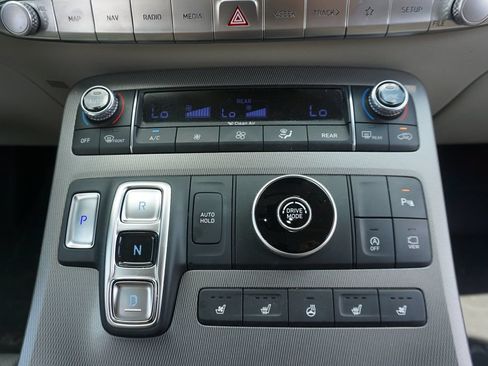 Used 2022 Hyundai Palisade Limited FWD image 13