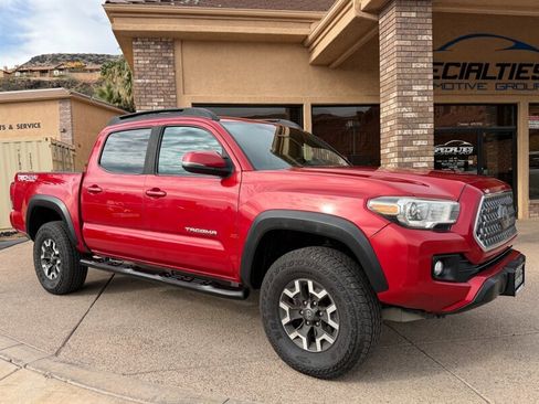 Used 2019 Toyota Tacoma TRD Off-Road image 1