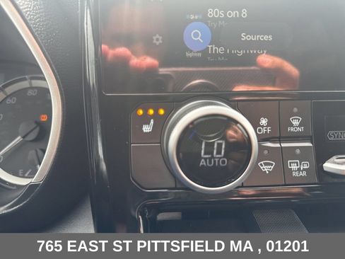 Used 2025 Toyota Highlander XLE AWD/4WD image 15