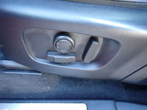 Used 2023 Land Rover Discovery Sport SE R-Dynamic image 18