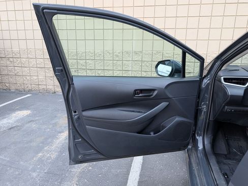Used 2025 Toyota Corolla LE FWD image 13