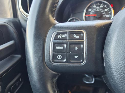 Used 2017 Jeep Wrangler Unlimited Sahara w/ Dual Top Group AWD/4WD image 17