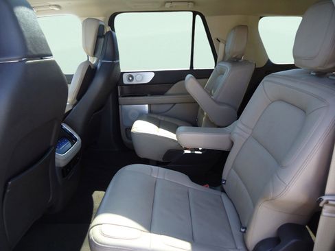 Used 2023 Lincoln Navigator L Reserve image 32