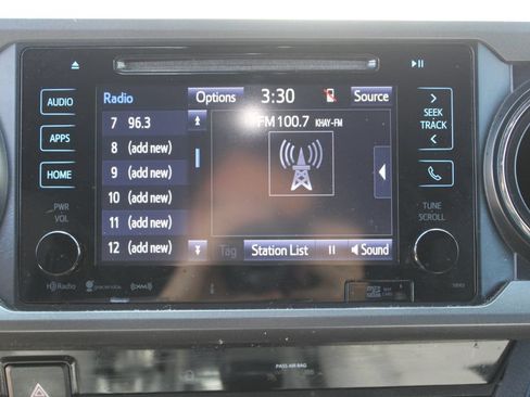 Used 2018 Toyota Tacoma TRD Off-Road RWD image 20