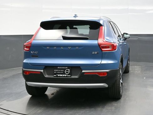 Used 2025 Volvo XC40 B5 Plus image 6