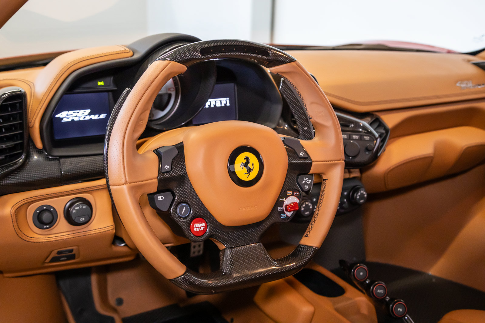Used 2015 Ferrari 458 Speciale Coupe RWD image 39