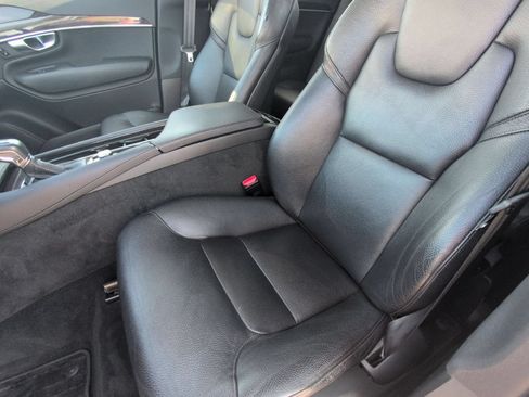 Used 2019 Volvo XC90 T6 Momentum AWD/4WD image 22