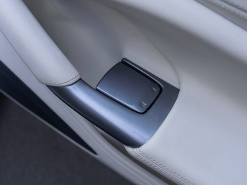 Used 2023 Ferrari F8 Tributo RWD image 28