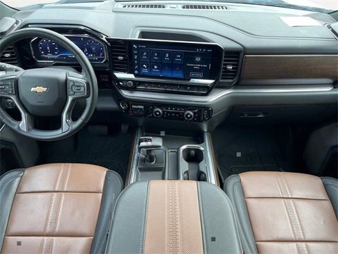Used 2024 Chevrolet Silverado 1500 High Country w/ High Country Premium Package image 11
