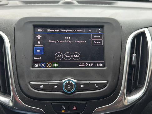 Used 2022 Chevrolet Equinox LT image 18