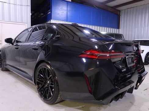 Used 2025 BMW M5 w/ Carbon Package image 3