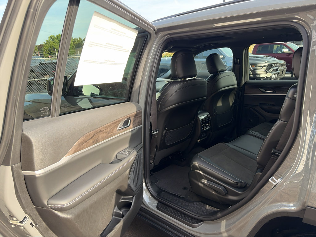 New 2027 Jeep Grand Cherokee L 4WD image 22