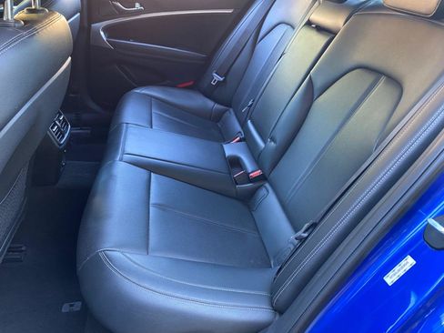 Used 2019 Genesis G70 2.0T Advanced RWD image 32