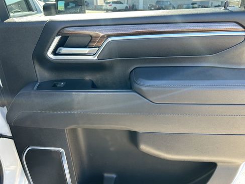 Used 2025 Chevrolet Silverado 2500 LT w/ Convenience Package image 23