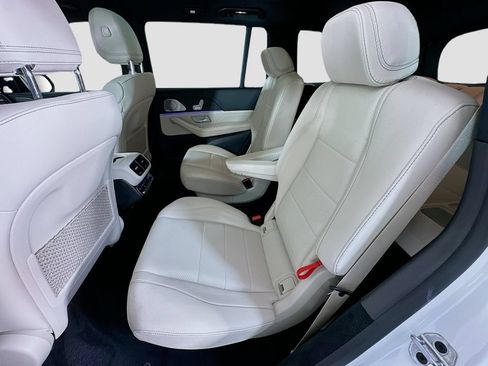 Used 2025 Mercedes-Benz GLS 450 4MATIC image 24