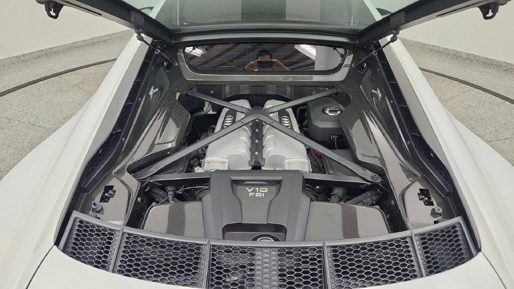 Used 2017 Audi R8 V10 w/ Carbon Exterior Package AWD/4WD image 64