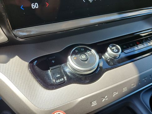 Used 2025 Ford Expedition Active RWD image 23