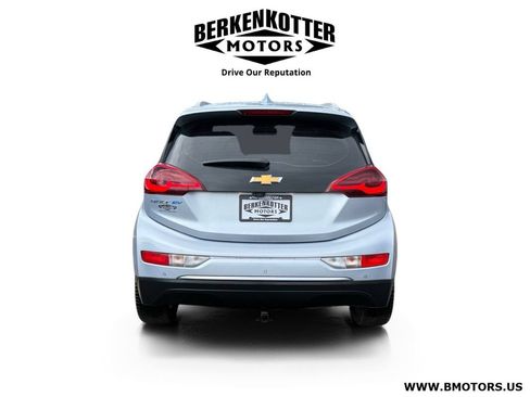Used 2018 Chevrolet Bolt Premier w/ Driver Confidence II Package FWD image 4