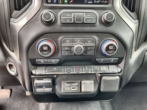 Used 2020 Chevrolet Silverado 2500 LT w/ Convenience Package AWD/4WD image 17
