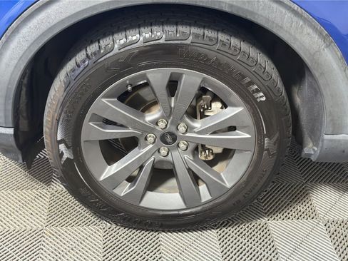 Used 2021 Ford Explorer XLT w/ Equipment Group 202A AWD/4WD image 12