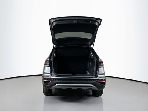 Certified 2025 Volkswagen Taos SE image 20