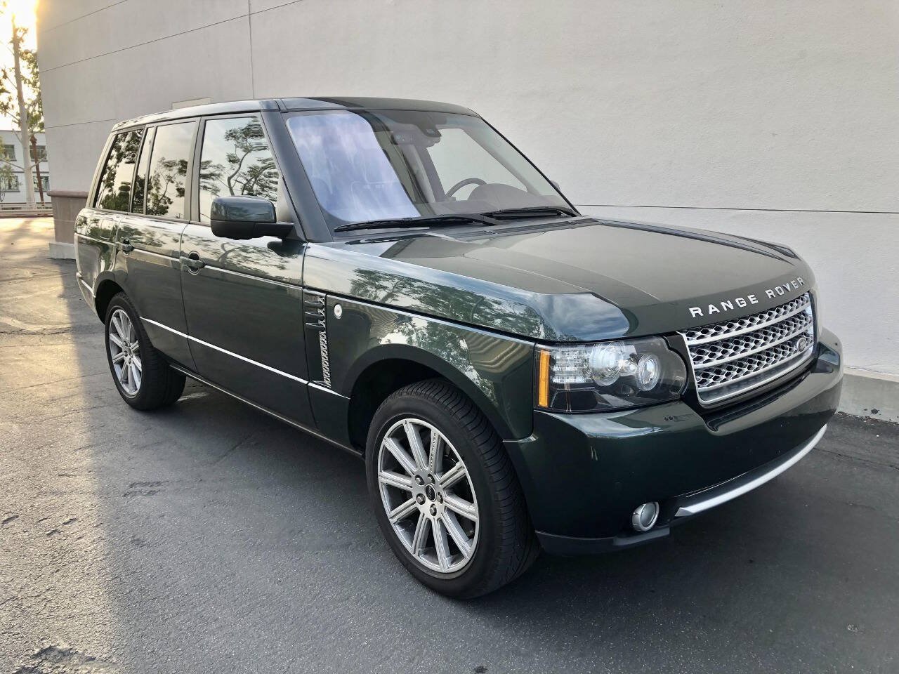Used 2012 Land Rover Range Rover Supercharged AWD/4WD image 1