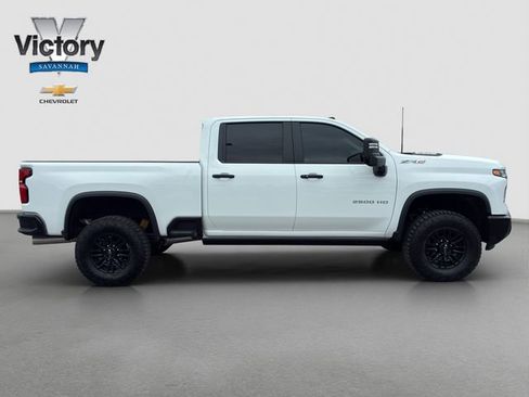 Used 2026 Chevrolet Silverado 2500 ZR2 AWD/4WD image 8