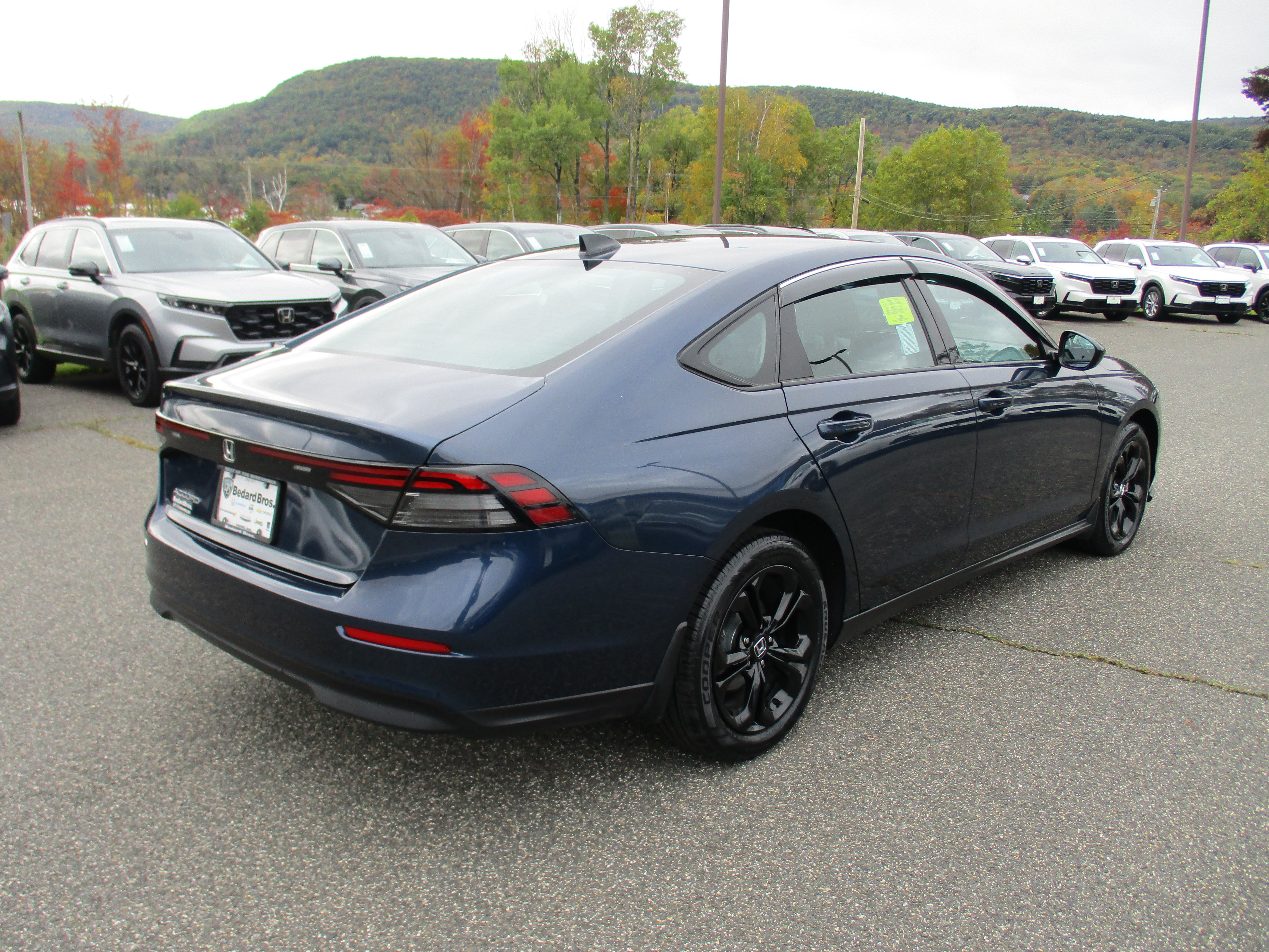 Certified 2025 Honda Accord SE image 4