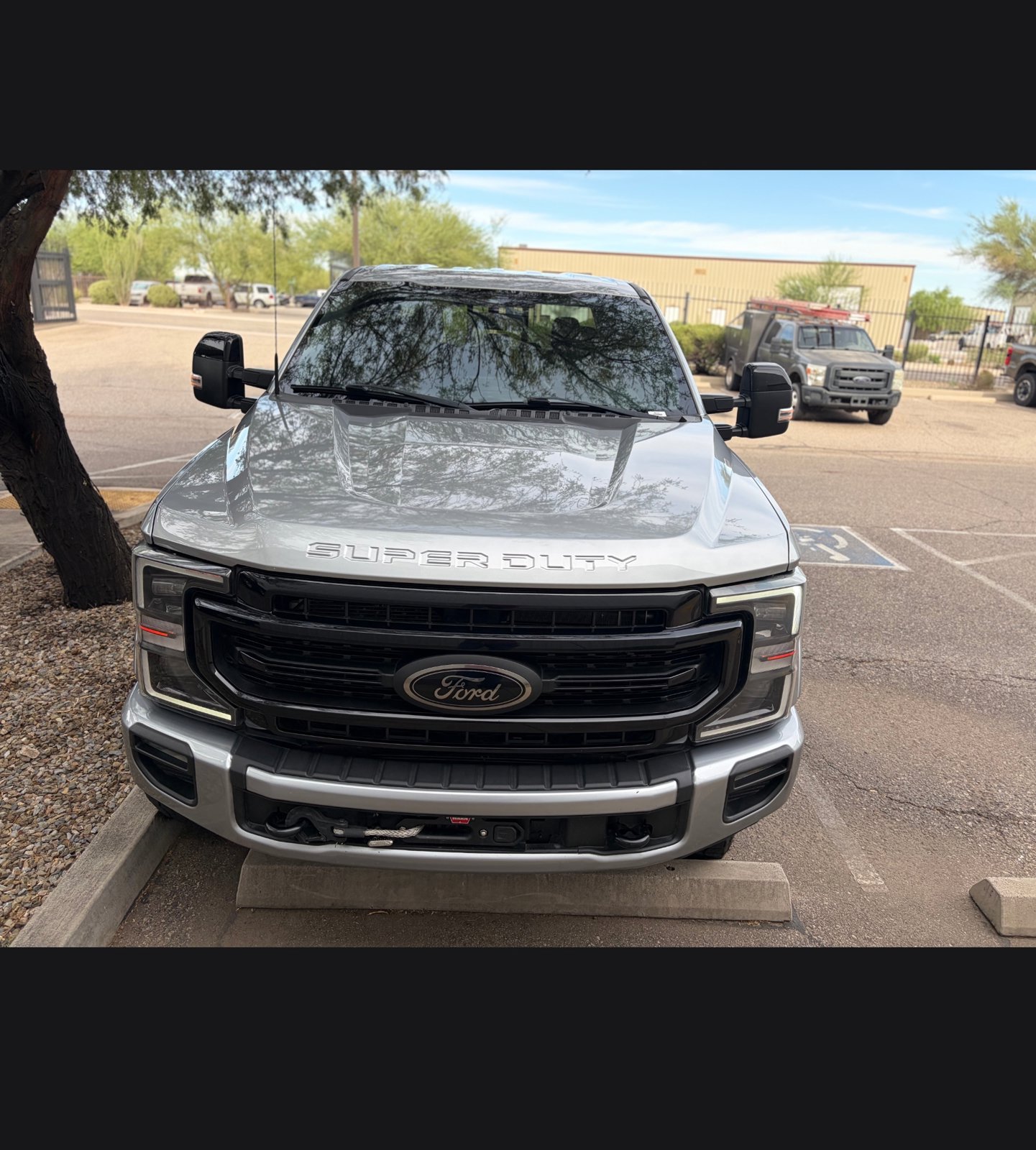 Used 2022 Ford F350 Lariat w/ Tremor Off-Road Package AWD/4WD image 4