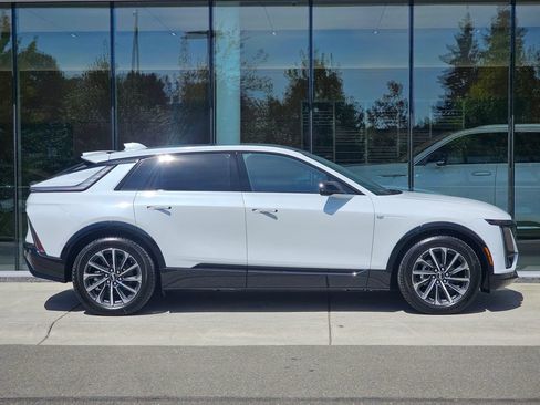 New 2026 Cadillac Lyriq Sport AWD/4WD image 6