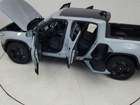 Used 2024 Rivian R1T Adventure image 83