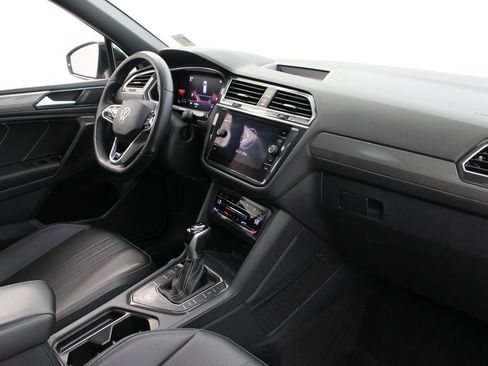 Certified 2022 Volkswagen Tiguan SE R-Line image 24