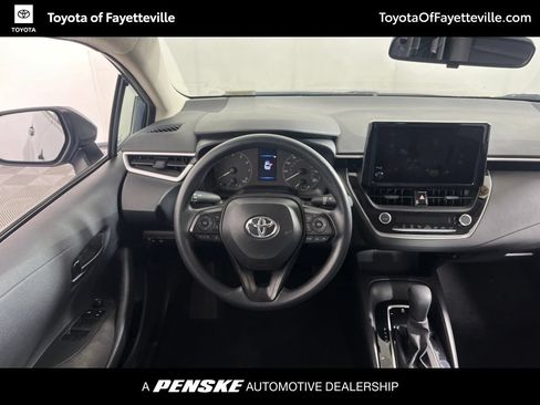 Used 2025 Toyota Corolla LE FWD image 18