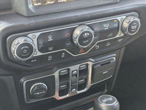 Used 2021 Jeep Wrangler Unlimited Sahara image 16