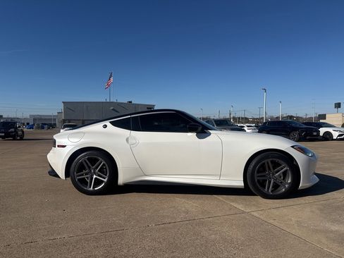 Certified 2025 Nissan Z Sport w/ Floor Mat Package image 30