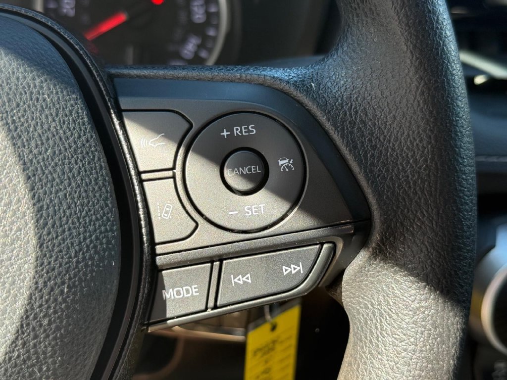 Used 2020 Toyota RAV4 LE w/ All Weather Liner Package AWD/4WD image 17