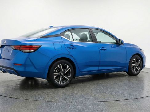 Used 2025 Nissan Sentra SV image 9