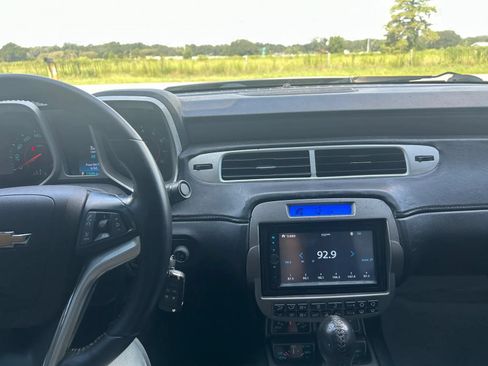 Used 2015 Chevrolet Camaro LT RWD image 11