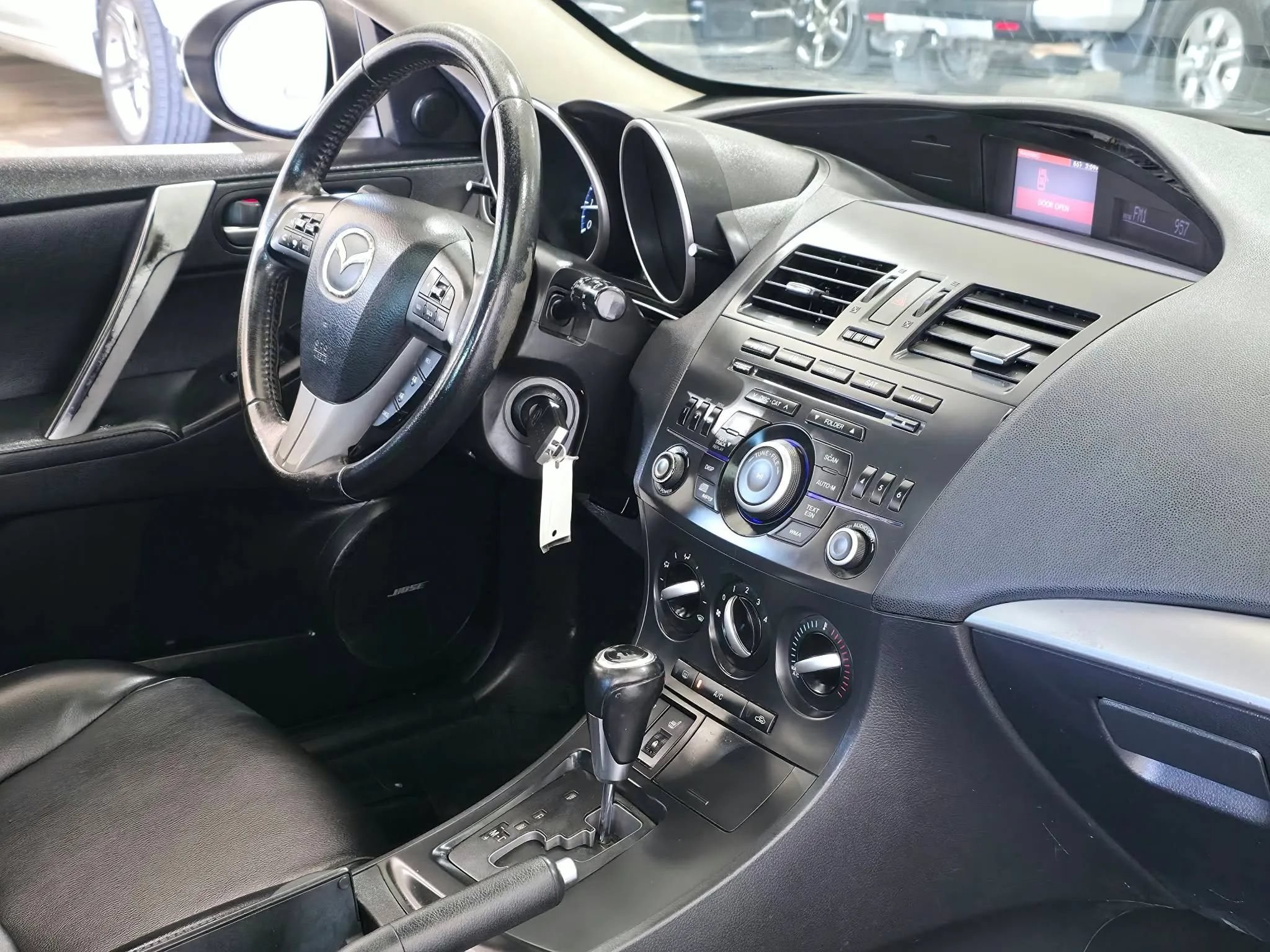 Used 2012 MAZDA MAZDA3 i Grand Touring w/ Tech Pkg FWD image 16
