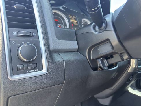 Used 2013 RAM 2500 SLT AWD/4WD image 18