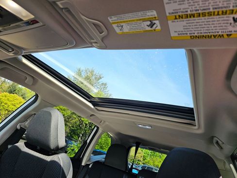 Used 2023 Subaru Forester Premium AWD/4WD image 21