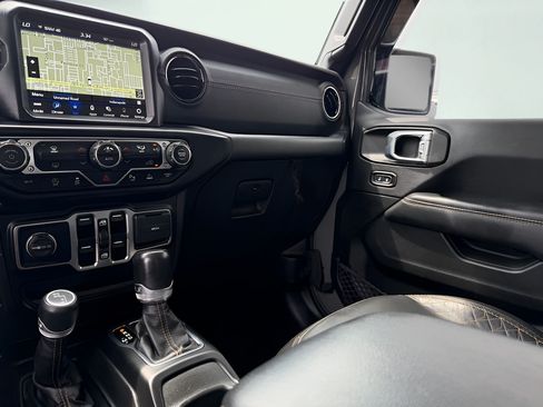 Used 2023 Jeep Gladiator Overland AWD/4WD image 33