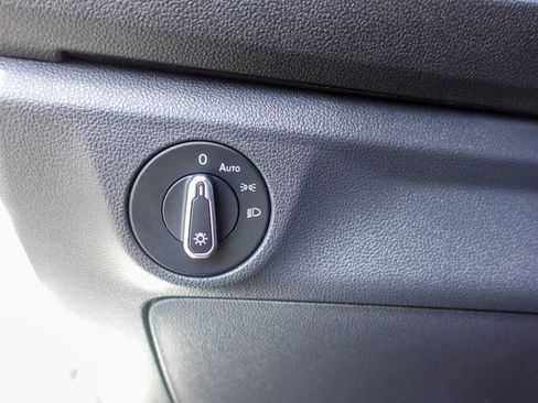 Used 2023 Volkswagen Jetta SE image 17